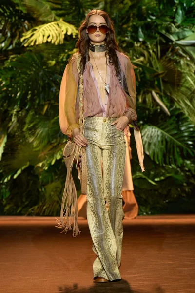 Look 22